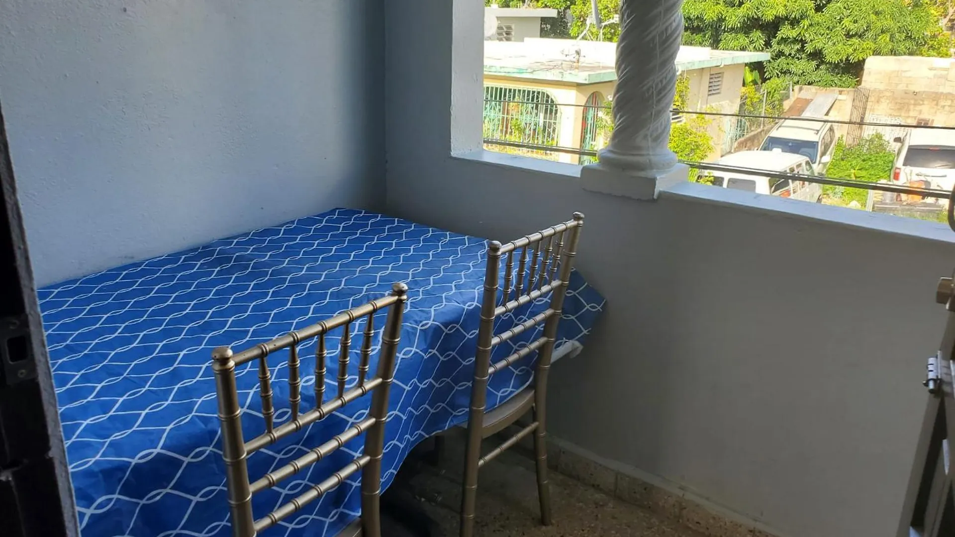310 Del Valle Central, Freshly Remodeled 3 Bedroom Home Sleeps 8 San Juan Apartment