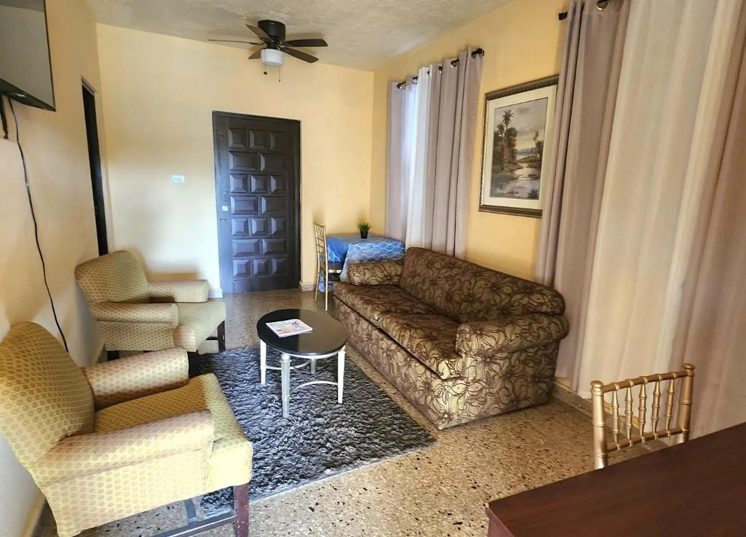310 Del Valle Central, Freshly Remodeled 3 Bedroom Home Sleeps 8 San Juan
